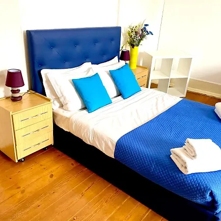 Gasthof Classic Chiado 1 - With Shared Bathroom