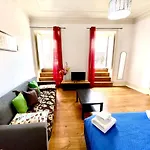 Classic Chiado 1 - With Shared Bathroom Konukevi 3*