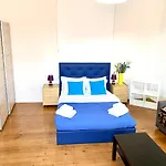 Classic Chiado 1 - With Shared Bathroom
