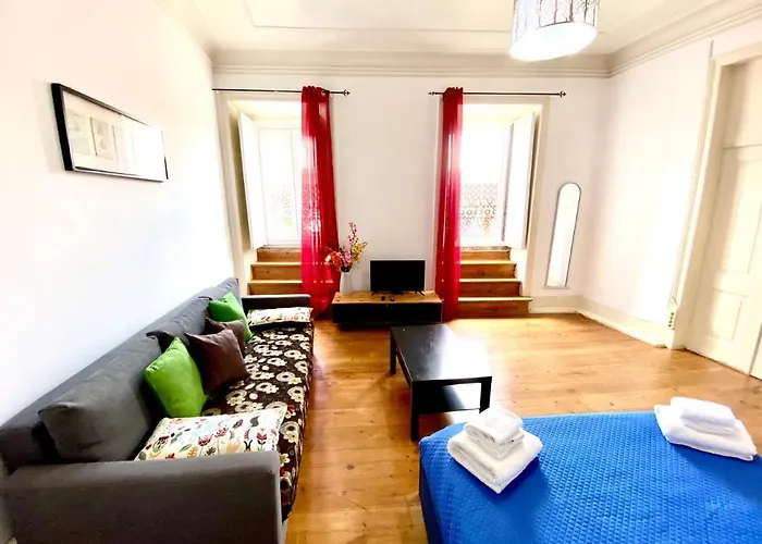 Classic Chiado 1 - With Shared Bathroom بيت ضيافة 3*