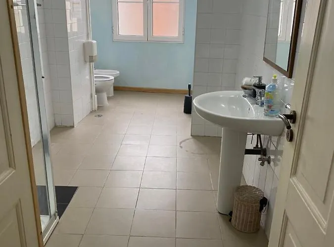 بيت ضيافة Classic Chiado 1 - With Shared Bathroom Lisboa