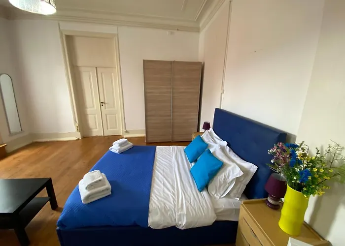 Classic Chiado 1 - With Shared Bathroom 3*