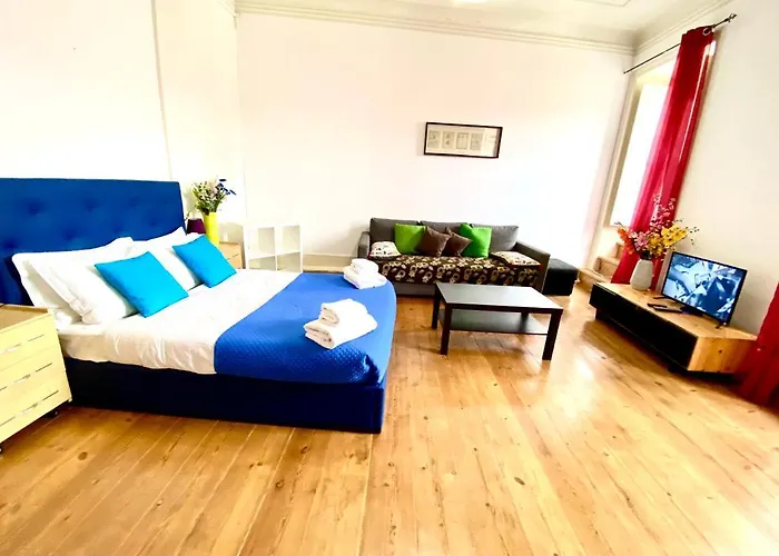 Classic Chiado 1 - With Shared Bathroom בית הארחה 3*